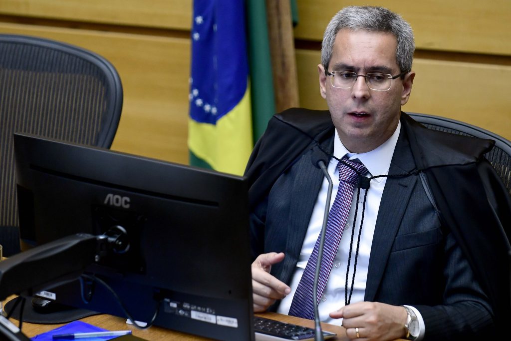 O SUPERIOR TRIBUNAL DE JUSTIÇA DECIDE QUE O ICMS COMPÕE A BASE DE CÁLCULO DO IRPJ E DA CSLL NO LUCRO PRESUMIDO
