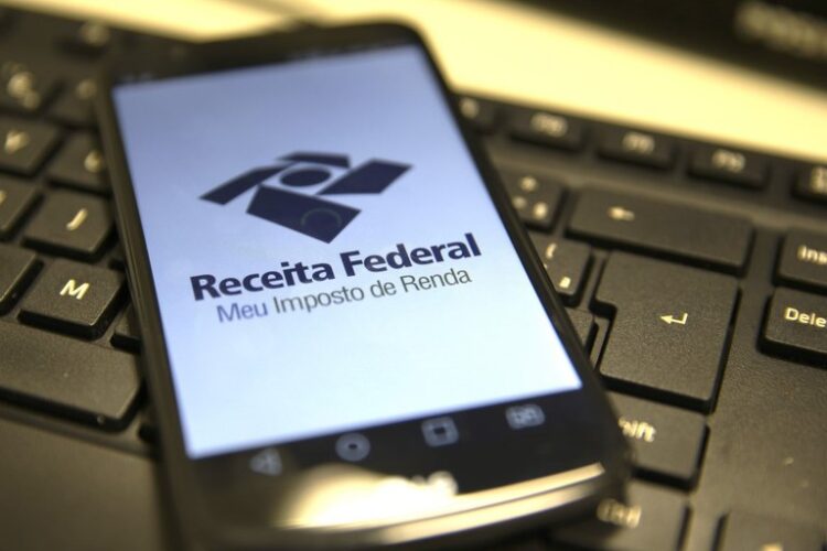 Isenção do Imposto de Renda para quem ganha até R$ 5 mil passa a valer em fevereiro