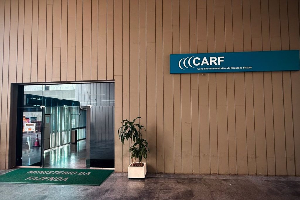 Carf permite que Itaú deduza perdas após cinco anos sem ação judicial