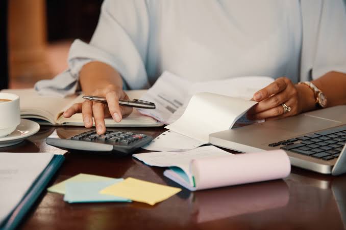Falta de notificação a devedor suspende cobrança de dívida fiscal