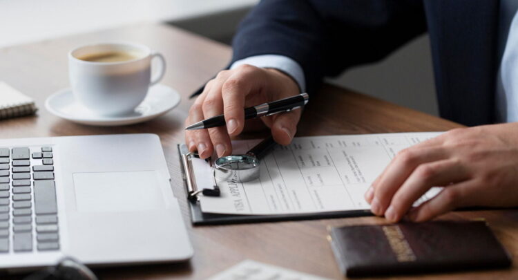 Liminar veda IR sobre dividendos de empresa no Simples