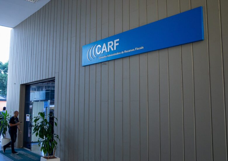 Receitas com ativos garantidores integram base do PIS/Cofins, diz Carf